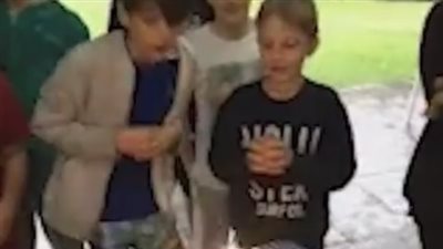 بالفيديو.. رد فعل طفل فشل في إطفاء شموع عيد ميلاده