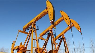 التزام أوبك والطلب القوى يدعمان صعود النفط لنهاية 2018