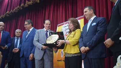 وزيرة التضامن تنهي جولتها بالدقهلية قبل استكمال برنامج الزيارة