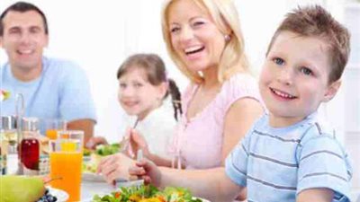 5 نصائح تجعل طفلك إيجابيا عند زيارة الآخرين بدون مشكلات