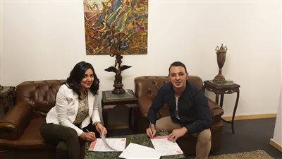 رضوى العوضي توقع روايتها الجديدة 