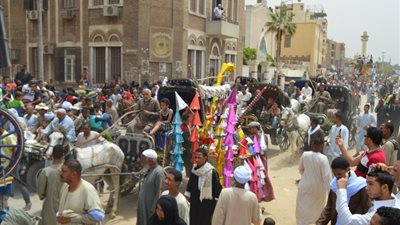 «أصحاب الحرف» يشاركون في دورة سيدى أبو الحجاج بالأقصر (صور)