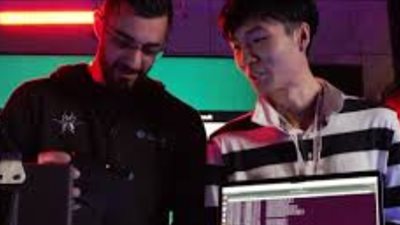 جائزة كبيرة لقرصانين يخترقان 