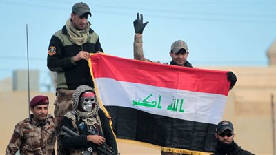القوات العراقية تحرر مدنيين وتقتل 15 داعشيًا في الموصل