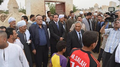 الآلاف يشيعون جنازة شهيد الواجب الوطني بسيناء ابن سوهاج (صور)