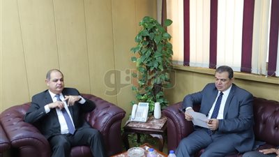 سعفان يشهد توقيع 35 اتفاقية لصرف علاوة خاصة بنسبة 10%