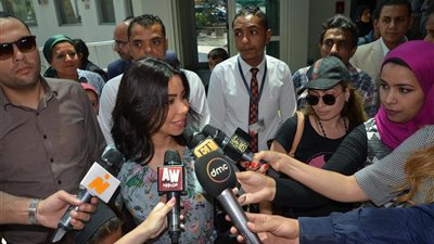 بالصور.. شيرين تشيد بصوت «شريف» مريض بالسرطان في «كده يا قلبي»