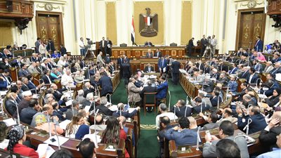 توقيعات المجاملة في البرلمان تجبر النواب على سحب مشروعات القوانين.. حشد برلماني لوقف مناقشة قانون «أبو حامد».. إسقاط عضوية «السادات» الأبرز.. وزيارة برلمانية لمشيخة الأزهر تثير الج