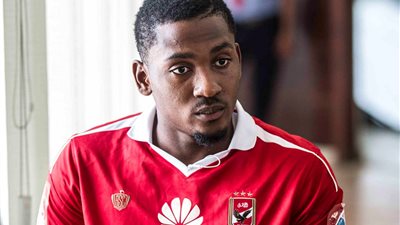 «أجاي» يخرج مصابا خلال لقاء الأهلي والأسيوطي