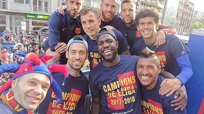 برشلونة يحتفل بالدوري الإسباني مع الجماهير (صور)