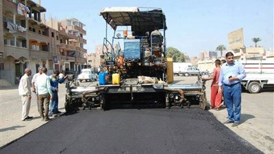 رصف 8 كيلو طرق بتكلفة 9.3 مليون بـ3 مراكز في سوهاج