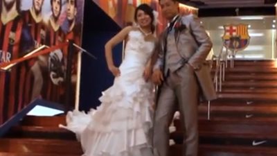 بالفيديو.. حفل زفاف على ملعب برشلونة قبل الكلاسيكو