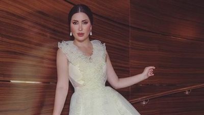 نسرين طافش تخطف الأنظار بالأبيض في أحدث ظهور