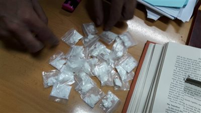 بالصور.. إحباط محاولة تهريب 30 كيس كوكايين بمطار القاهرة