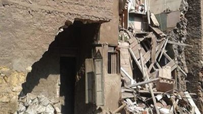 بالأسماء..إصابة سيدتين في انهيار جزء من عقار ببورسعيد