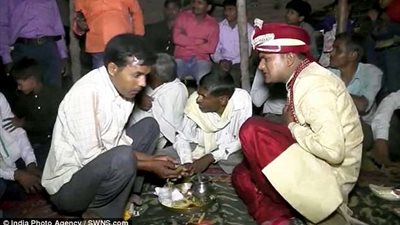 لحظة إطلاق النيران على عريس في حفل الزفاف (فيديو وصور)