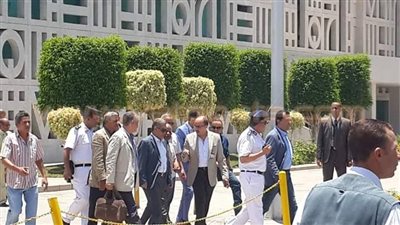 وصول وزير الآثار لمطار الأقصر الدولي