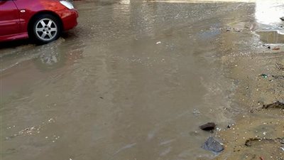 انفجار ماسورة مياه بشارع الجمهورية في سوهاج للمرة الثانية (صور)