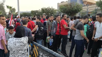 الجماهير تتوافد على إستاد القاهرة لمؤازرة المنتخب أمام غانا (صور)