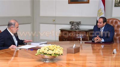 تفاصيل لقاء «السيسي» بوزير البترول.. الرئيس يناقش اتفاقيات التنقيب والاكتشافات الجديدة.. يشدد على تلبية احتياجات المواطنين.. ويوصي بسداد مستحقات شركات النفط والإسراع بتنفيذ المشروعات القومية