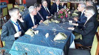 وزير الصناعة من الإسكندرية: نسعى لتحقيق التكامل الاقتصادي مع قبرص واليونان.. هناك فرص استثمارية كبيرة وواعدة في الدول الثلاث.. ولدينا كل المميزات الجاذبة للاستثمار