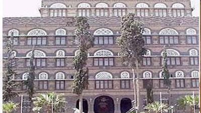 نجاة مسئول يمنى من الاغتيال بصنعاء