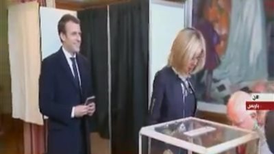 بالفيديو.. ماكرون يدلي بصوته في الانتخابات الرئاسية الفرنسية