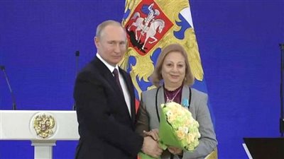 أول تعليق من مكارم الغمري بعد حصولها على وسام 