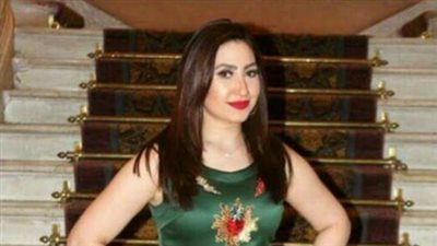 فتاة تطالب «بوسي» بحضور حفل زفافها على فيس بوك