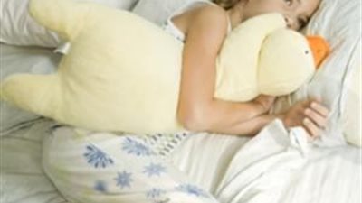 اجعلي طفلك ينام مبكرا دون معارك