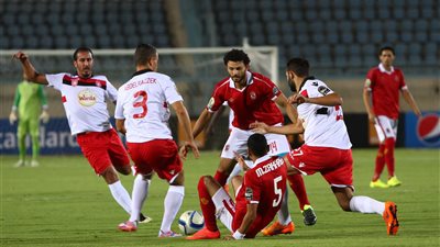 بالفيديو والصور.. الأهلي ينهي الشوط الأول أمام النجم الساحلي بهدف «الحاوي»