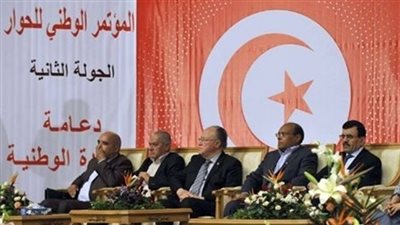 انطلاق الحوار الوطني بتونس.. قلة الثقة العملة الرائجة بين المتحاورين.. تشكيك في نية استقالة الترويكا.. نقابات الأمن تتهم العريض بقتل أعوان الحرس..