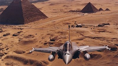 بالفيديو والصور.. الأسلحة المشاركة في حفل افتتاح قناة السويس.. «الرافال» في طليعة الطائرات بعد استلامها من فرنسا.. و«الفريم» اختيار البحرية المصرية.. و«الإف 16» لإبهار ال