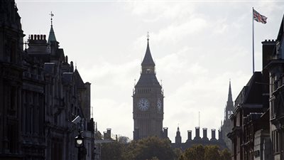 توقعات بفوز ساحق للمحافظين في بريطانيا