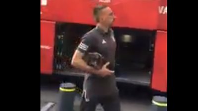 بايرن ميونخ يصل ملعب سانتياجو برنابيو ( فيديو )