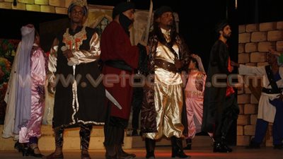 بالصور.. رئيس قصور الثقافة يفتتح مهرجان «مسرح القوميات» ببنها