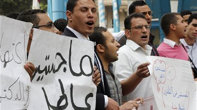 وقفة احتجاجية لأوائل الخريجين دفعة 2014 أمام وزارة التخطيط.. اليوم