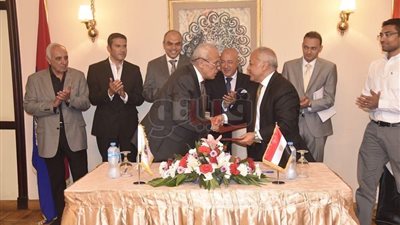 الصيد يجني 63 مليون جنيه من عقد شراكة مع أحد البنوك