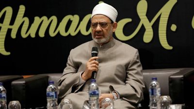 الإمام الأكبر يترأس مؤتمر خريجي الأزهر الإندونيسيين.. يؤكد: الأزهر طوق نجاة للعالم.. يقرر إنشاء وحدة خاصة للتواصل مع الخريجين.. المحرصاوي: لدينا طلاب من 108 دول