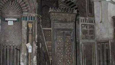 أثريون يطالبون بإلغاء قرار نقل المقتنيات من المساجد الأثرية