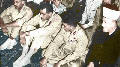 مواكب استطلاع الرؤية خلال 130 عاما