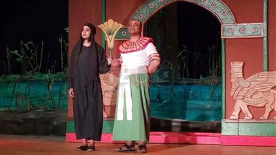 استكمال عروض «إيزيس» على مسرح قصر ثقافة أسوان (صور)