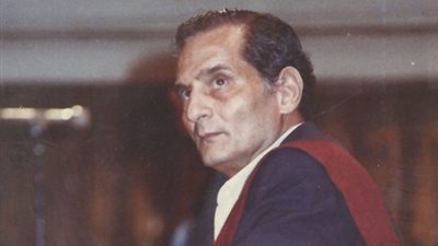 فؤاد حداد يوقظ المصري والوطن في «المسحراتي»