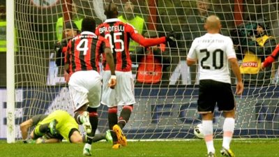 سوبر «ماريو» يقود ميلان للفوز على باليرمو بهدفين