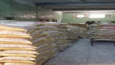 ضبط 5 أطنان دقيق مدعم داخل مصنع مكرونة بسوهاج