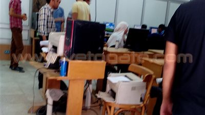 بالصور.. إقبال ضعيف عل معامل حلوان في ثاني أيام التنسيق
