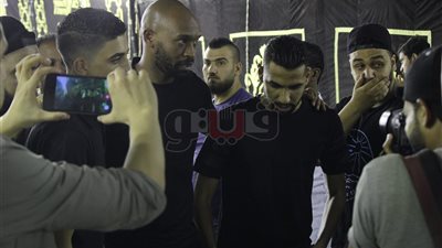 في عزاء علاء على.. نجوم الكرة يطمئنون على مؤمن زكريا قبل سفره للعلاج