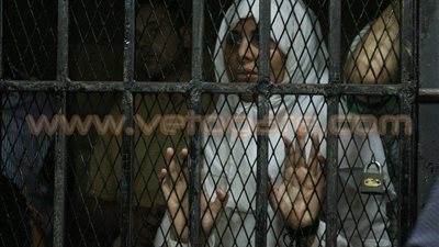 بالصور .. وصول بطلة كليب «سيب إيدي» لحضور استئنافها على حكم حبسها سنة