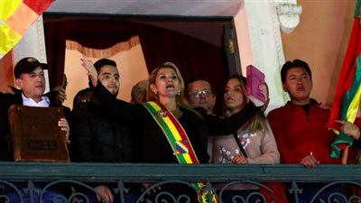 بعد استقالة موراليس وهروبه.. نائبة رئيس الشيوخ في بوليفيا تعلن نفسها رئيسا للبلاد