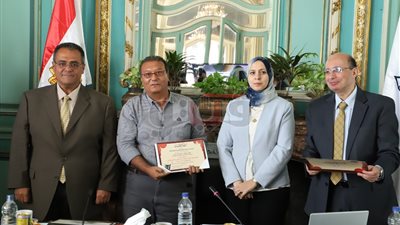 جامعة عين شمس تكرم الطلاب الحاصلين على الجوائز والبطولات الدولية